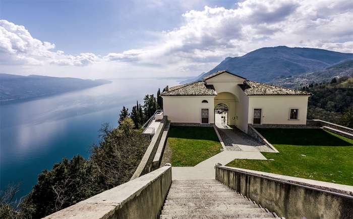 Santuario Montecastello, scalinata d’accesso